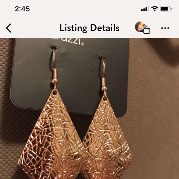 Paparazzi Diamond shaped Gold toned earrings. Beautiful worked surface - Picture 2 of 3